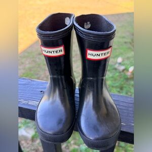 Hunter Boots Black Toddler Size 5
Hunter Classic Black Boots